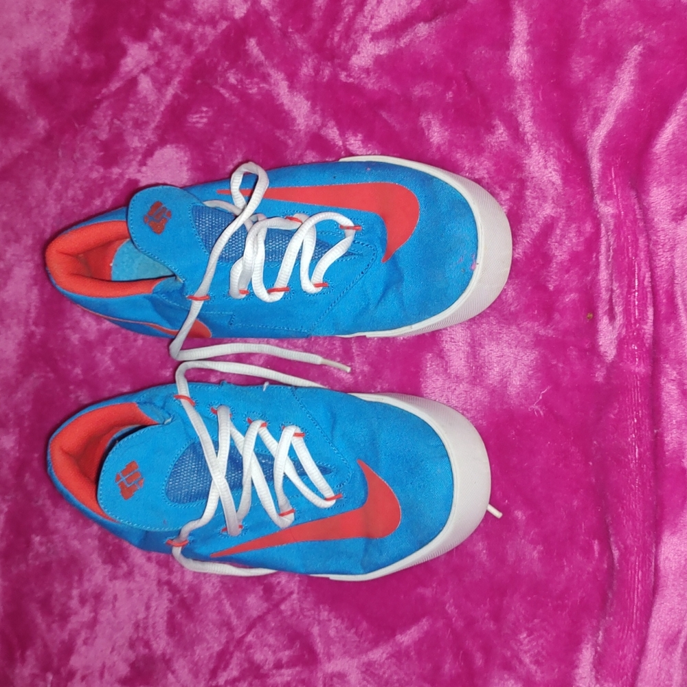 NikeSneakers
